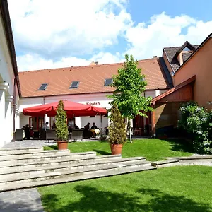 Servita Udvarház , Eger Magyarország