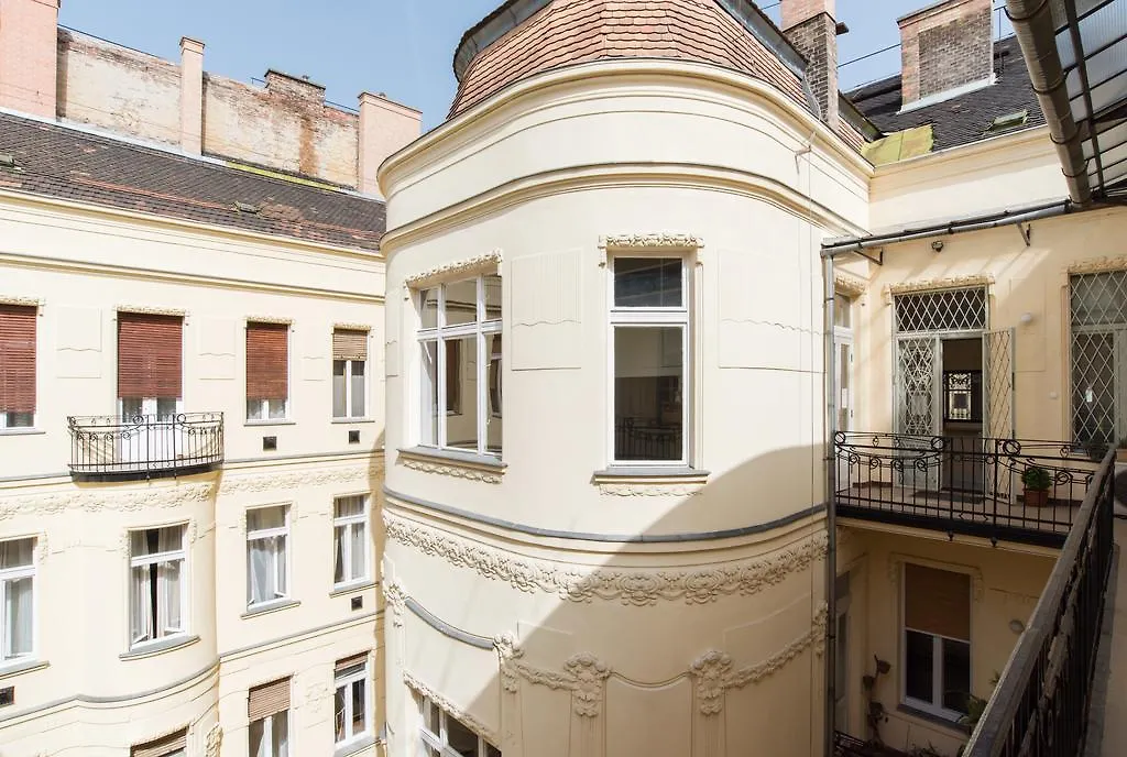Downtown Oasis Hostel Budapest