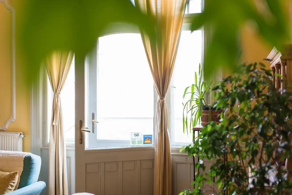 Downtown Oasis Hostel Budapest 0*,  Magyarország