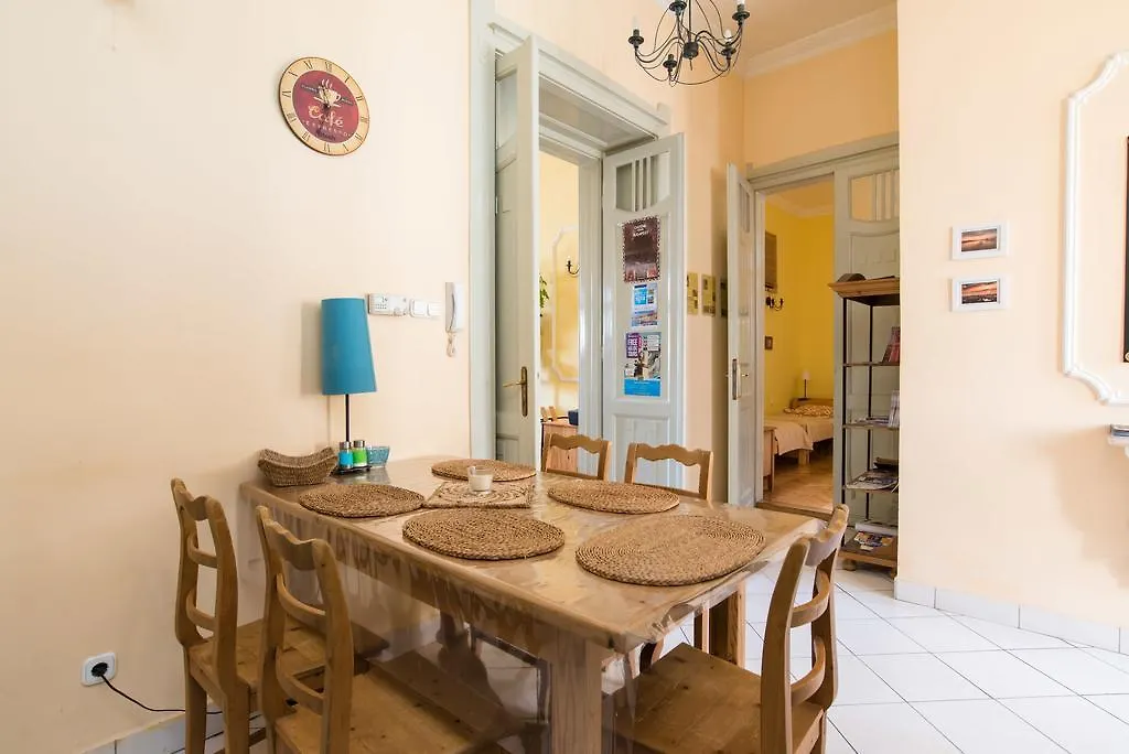 Downtown Oasis Hostel Budapest